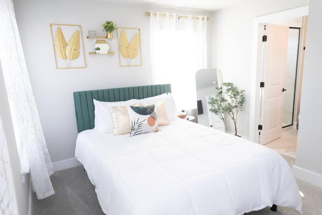Modern Chic In Trendy Noda Midwood Districts Holiday home Charlotte