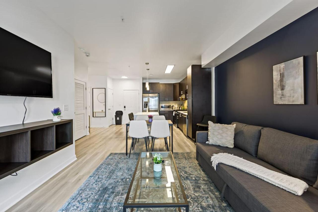 Apartment Unique 1bd - 5 Min Dt, Gym, Parking, W-d - Sleeps 6 Charlotte