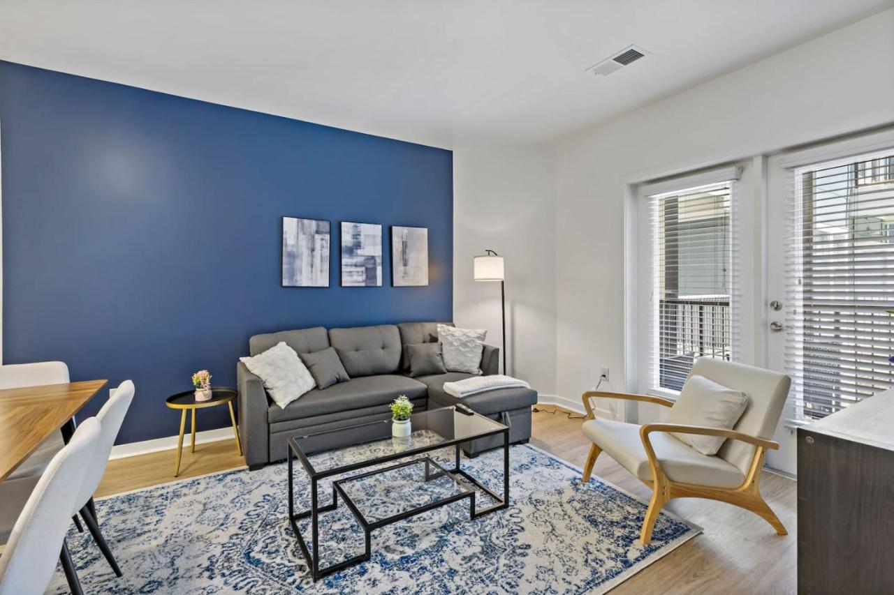 Modern 2bd - 5 Min Dt, Gym, Parking, W-d - Sleeps 12 Charlotte