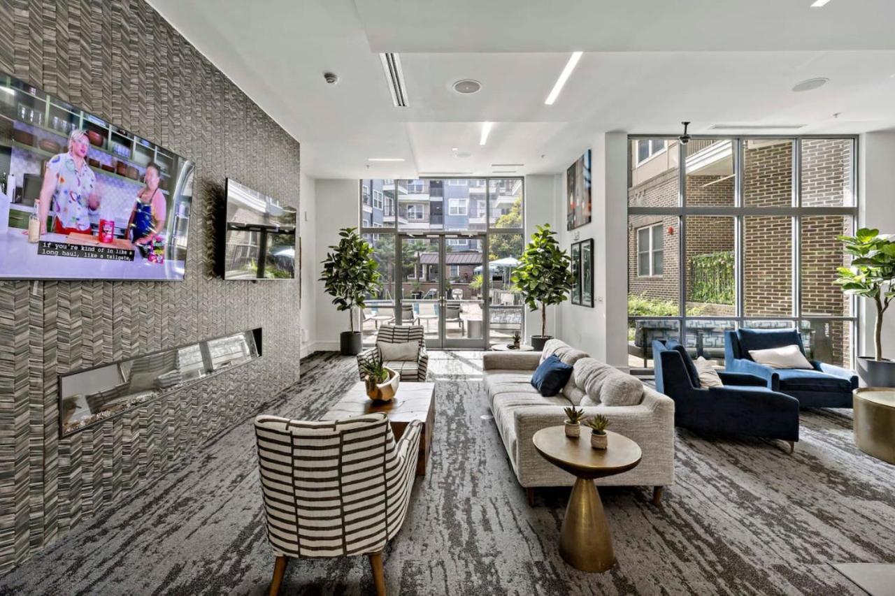 Apartment Unique 1bd - 5 Min Dt, Gym, Parking, W-d - Sleeps 6 Charlotte