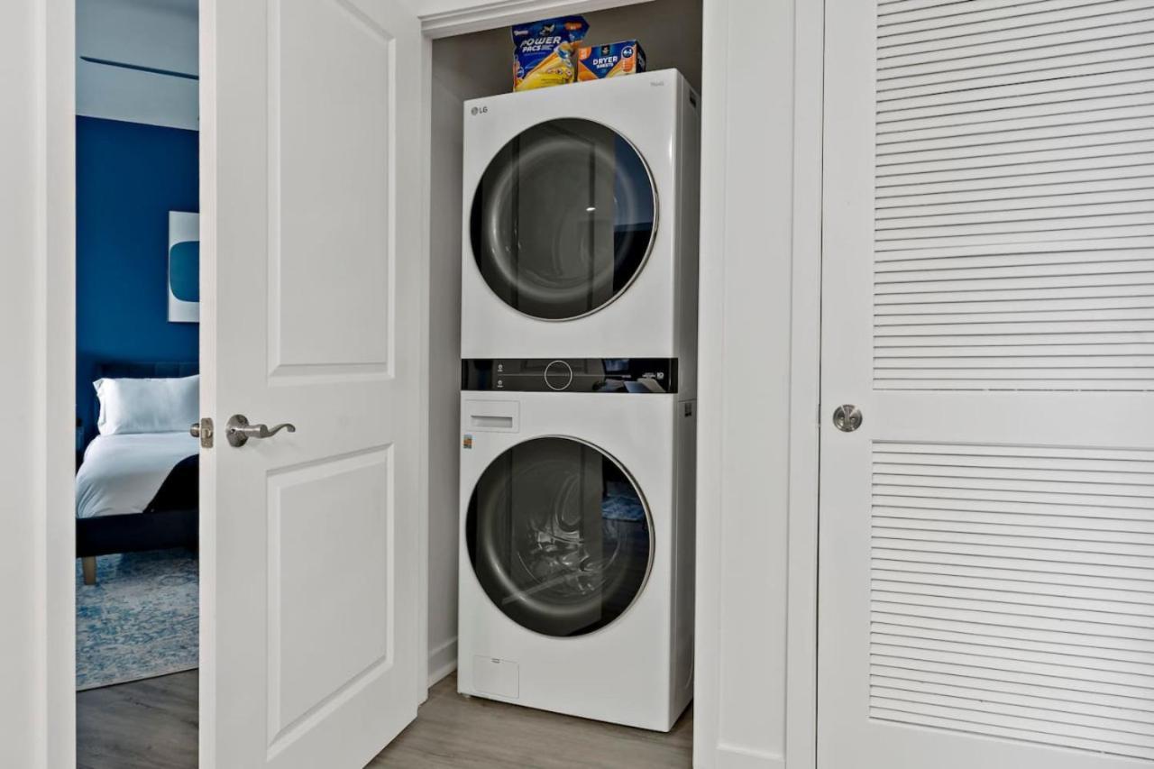 Luxe 1bd - 5 Min Dt, Gym, Parking, W-d - Sleeps 6 * Charlotte