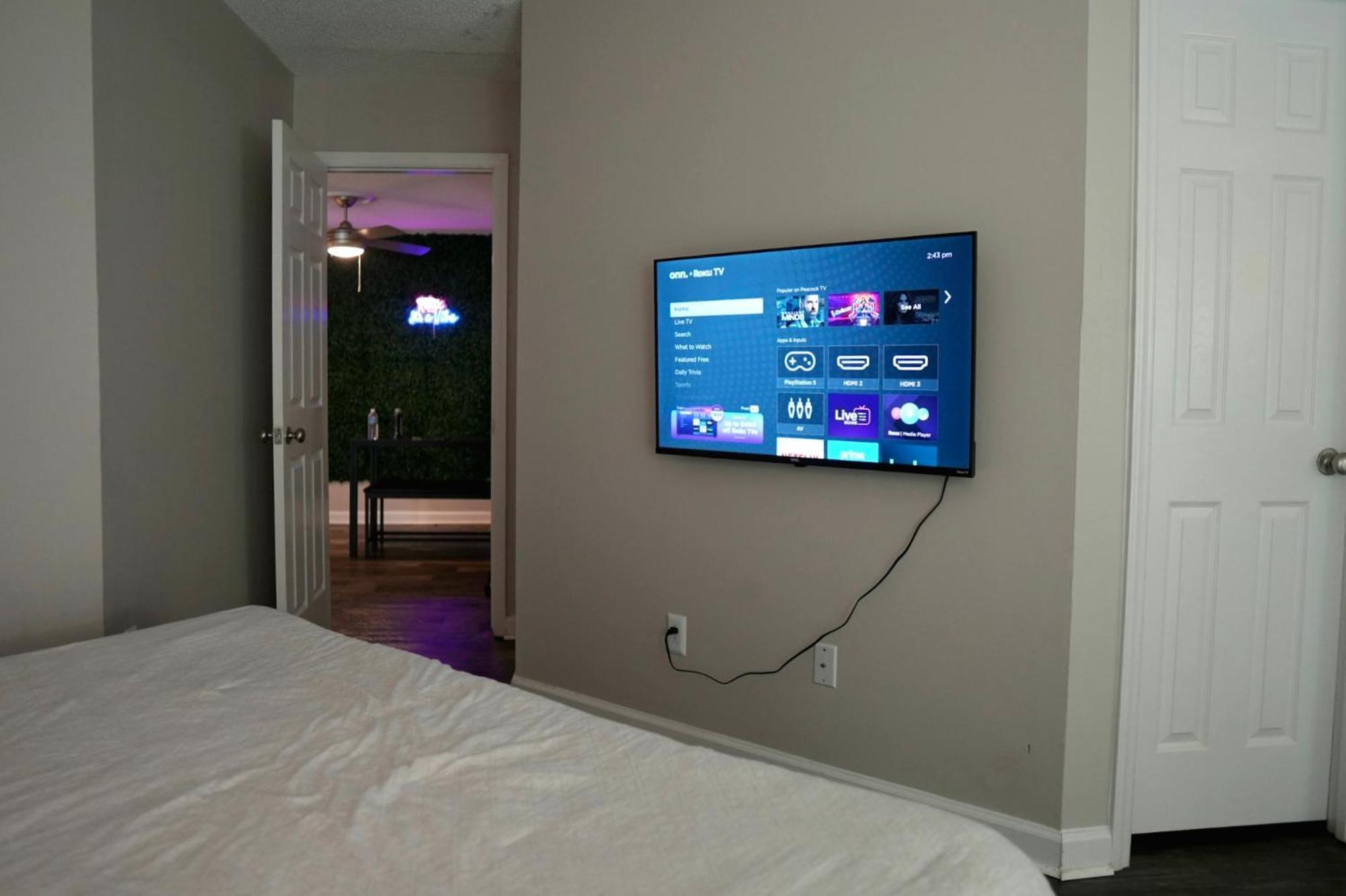 Deluxe Luxury & Convenience Apartment