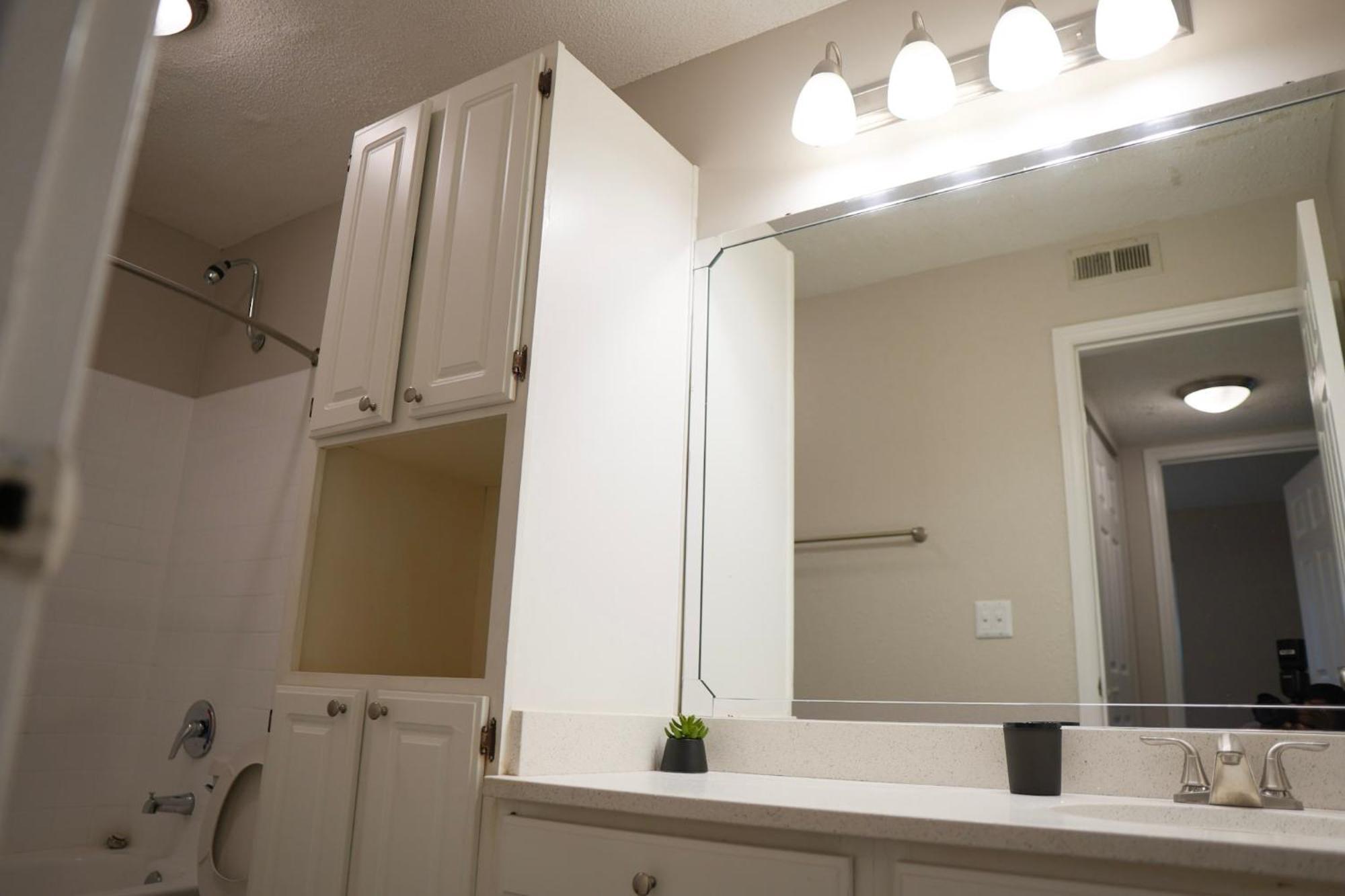 Deluxe Luxury & Convenience Apartment *