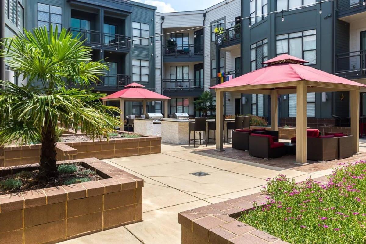 Spacious 2bd With Private Balcony And Free Parking 2 *