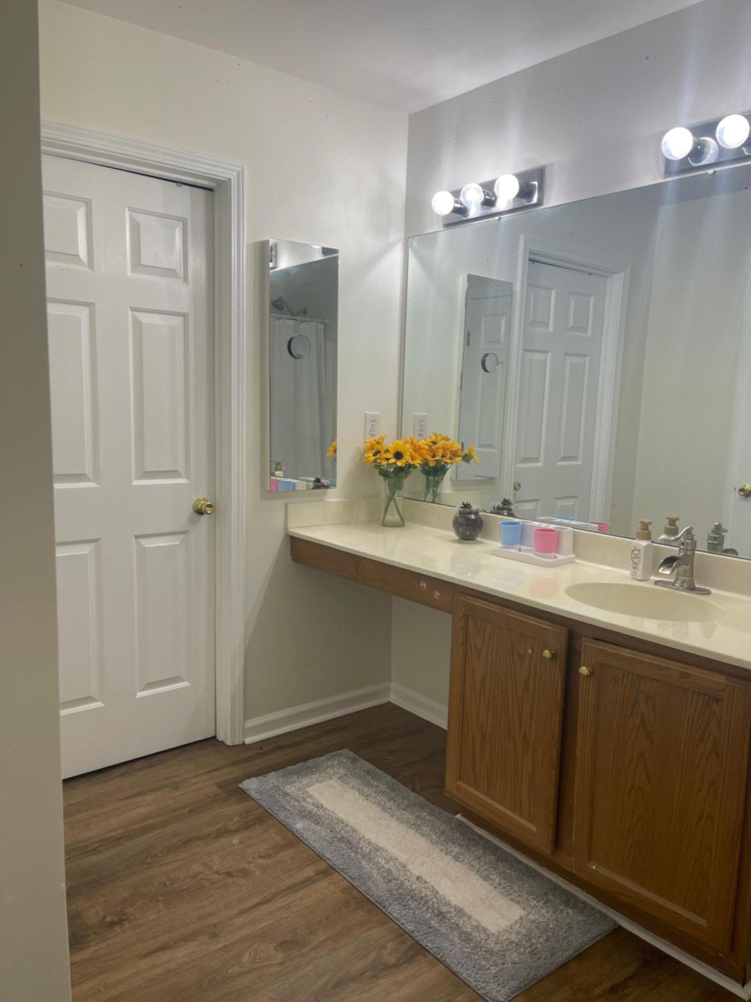 Charming Entire 3 Bedrooms House With Ac And Wifi *