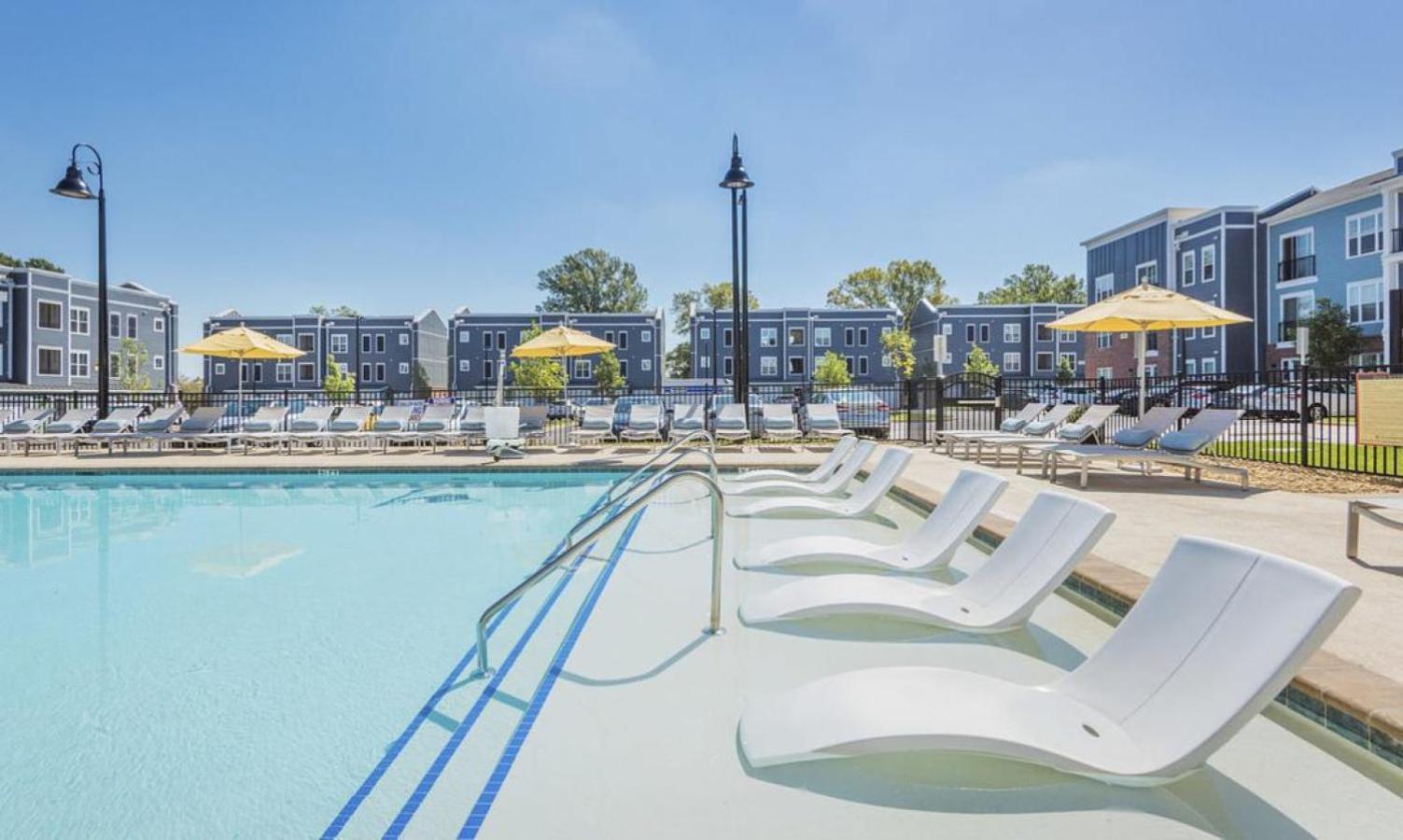 Apartment Landing At Pine 25 North End - 1 Bedroom In Tryon Hills