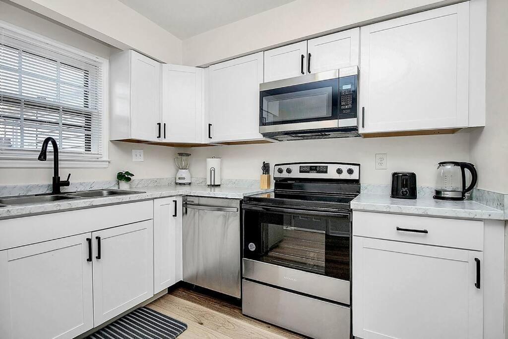 Modern Oasis Close To South End *