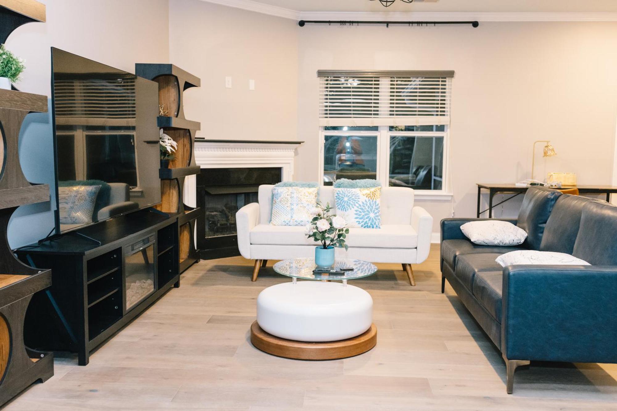 5 Bedrooms 7 Beds Luxury Fenced Yard Pets Ok Holiday home
