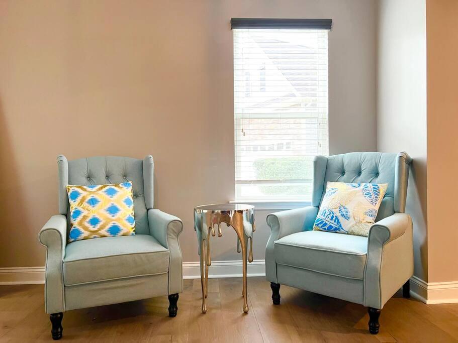 5 Bedrooms 7 Beds Luxury Fenced Yard Pets Ok *