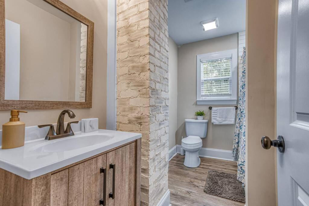 Uptown Oasis, Hot Tub, Swing Chairs, Fire Pit, Gazebo