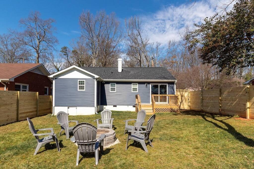 Holiday home Uptown Oasis, Hot Tub, Swing Chairs, Fire Pit, Gazebo