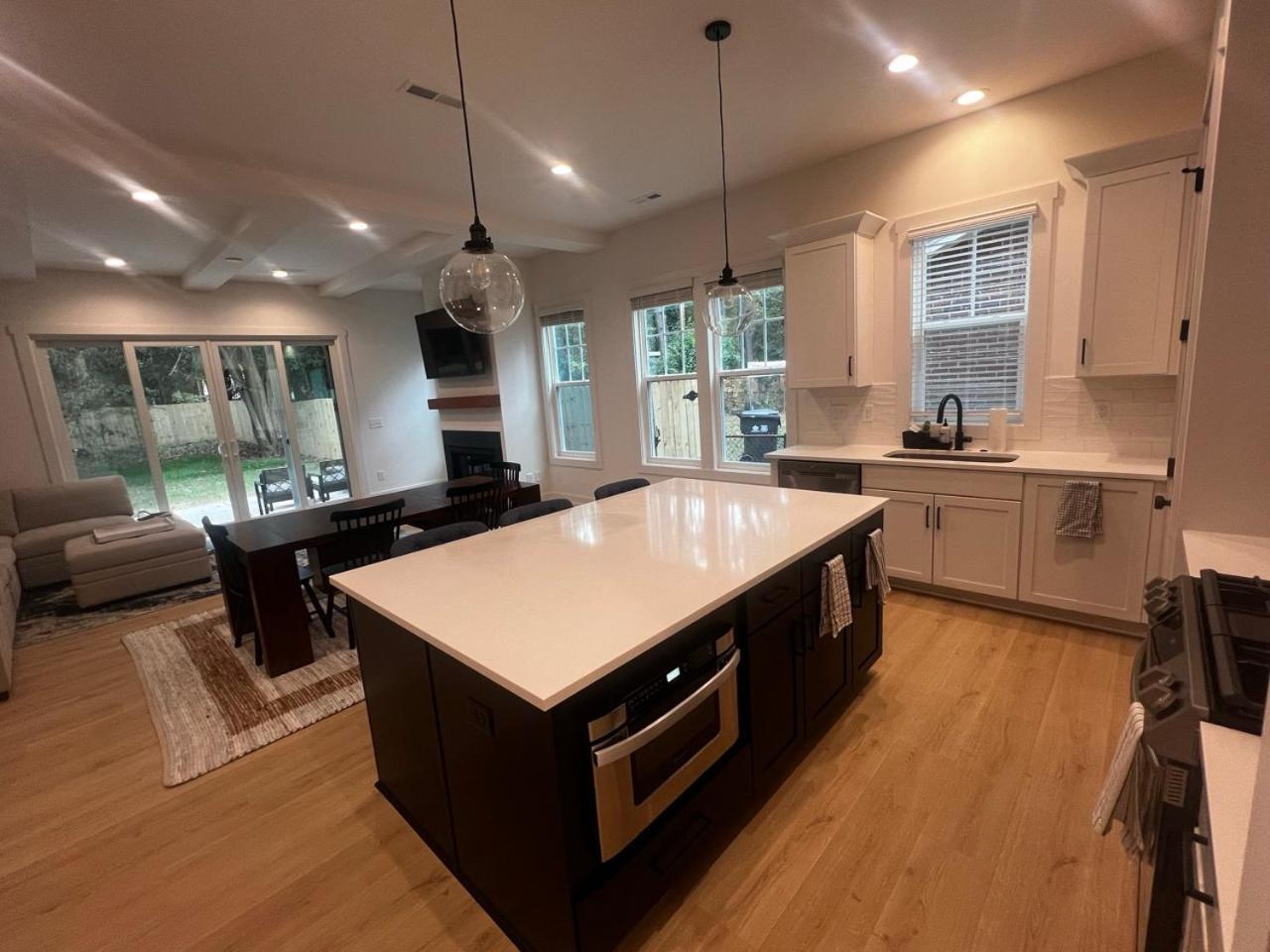 Spacious And Comfy Clt Retreat Holiday home *