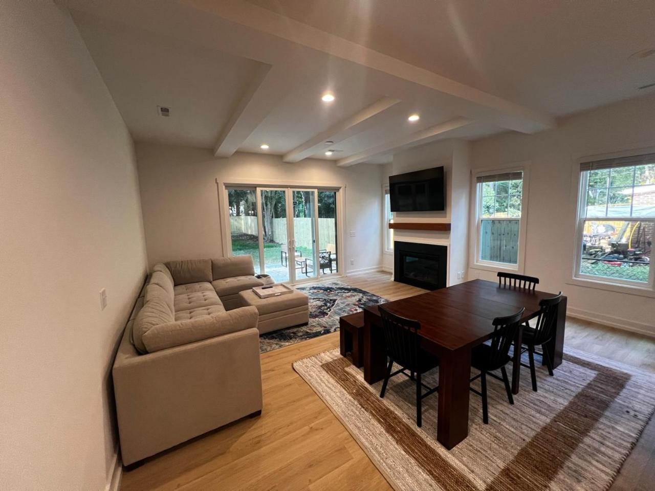 Holiday home Spacious And Comfy Clt Retreat *