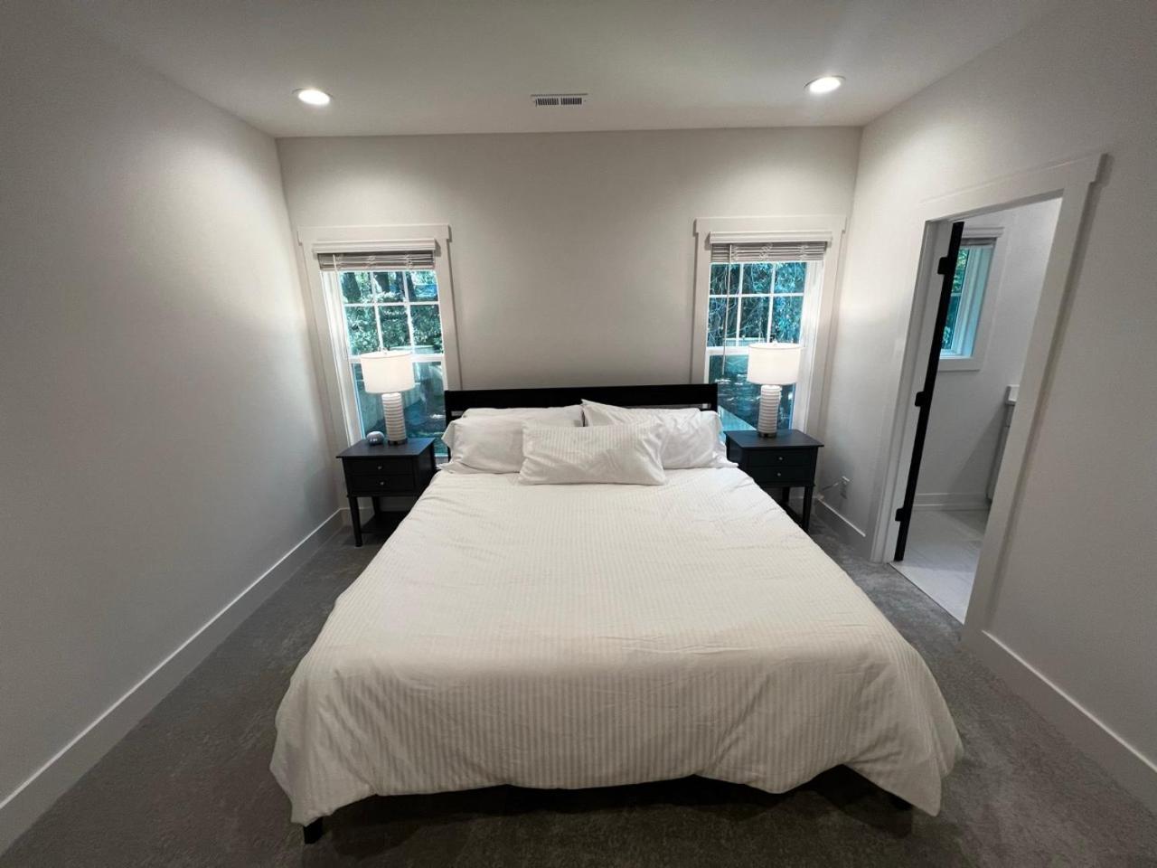 Spacious And Comfy Clt Retreat