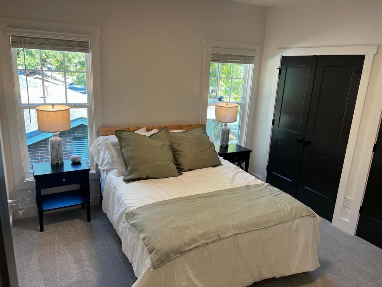 Spacious And Comfy Clt Retreat Holiday home