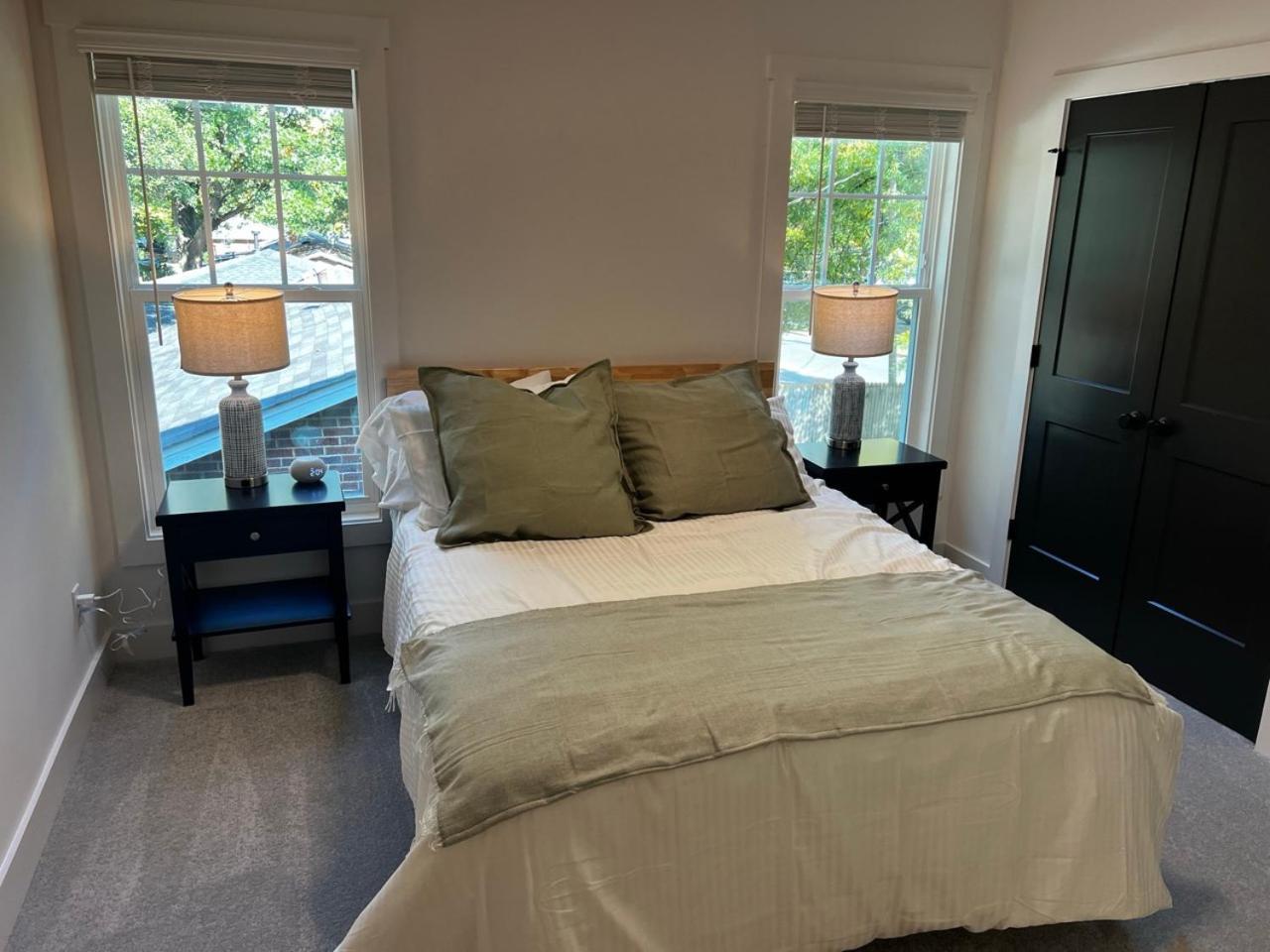 Spacious And Comfy Clt Retreat Holiday home *