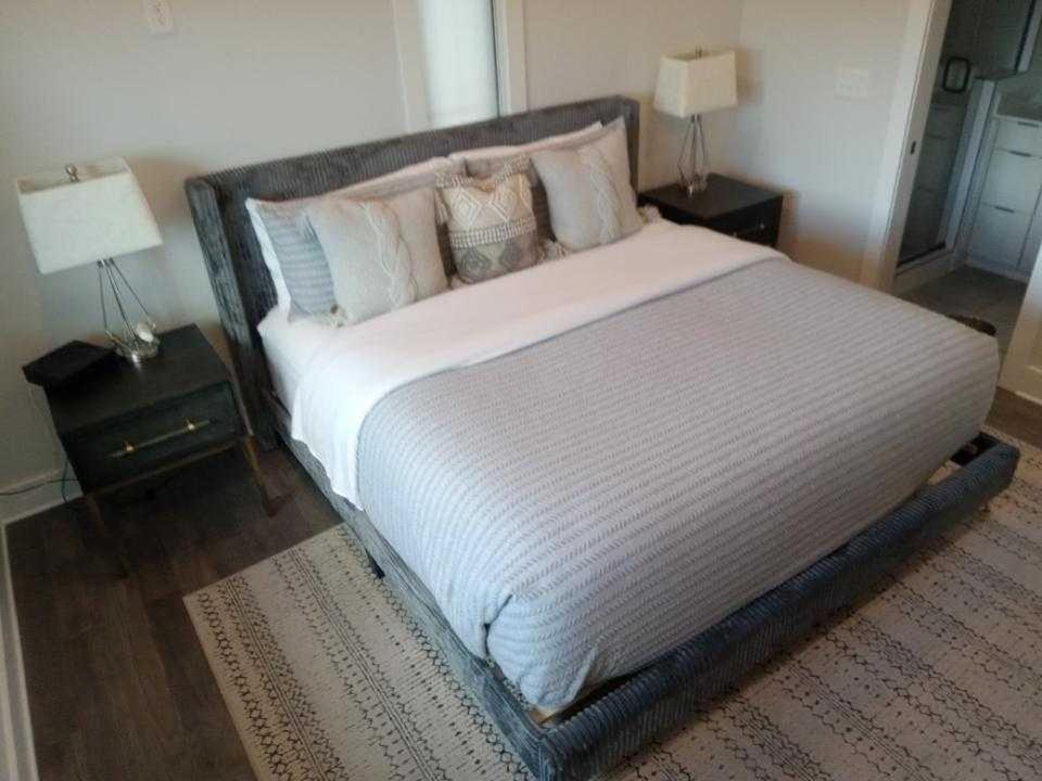 Minter Teal With Rooftop Balcony Holiday home Charlotte