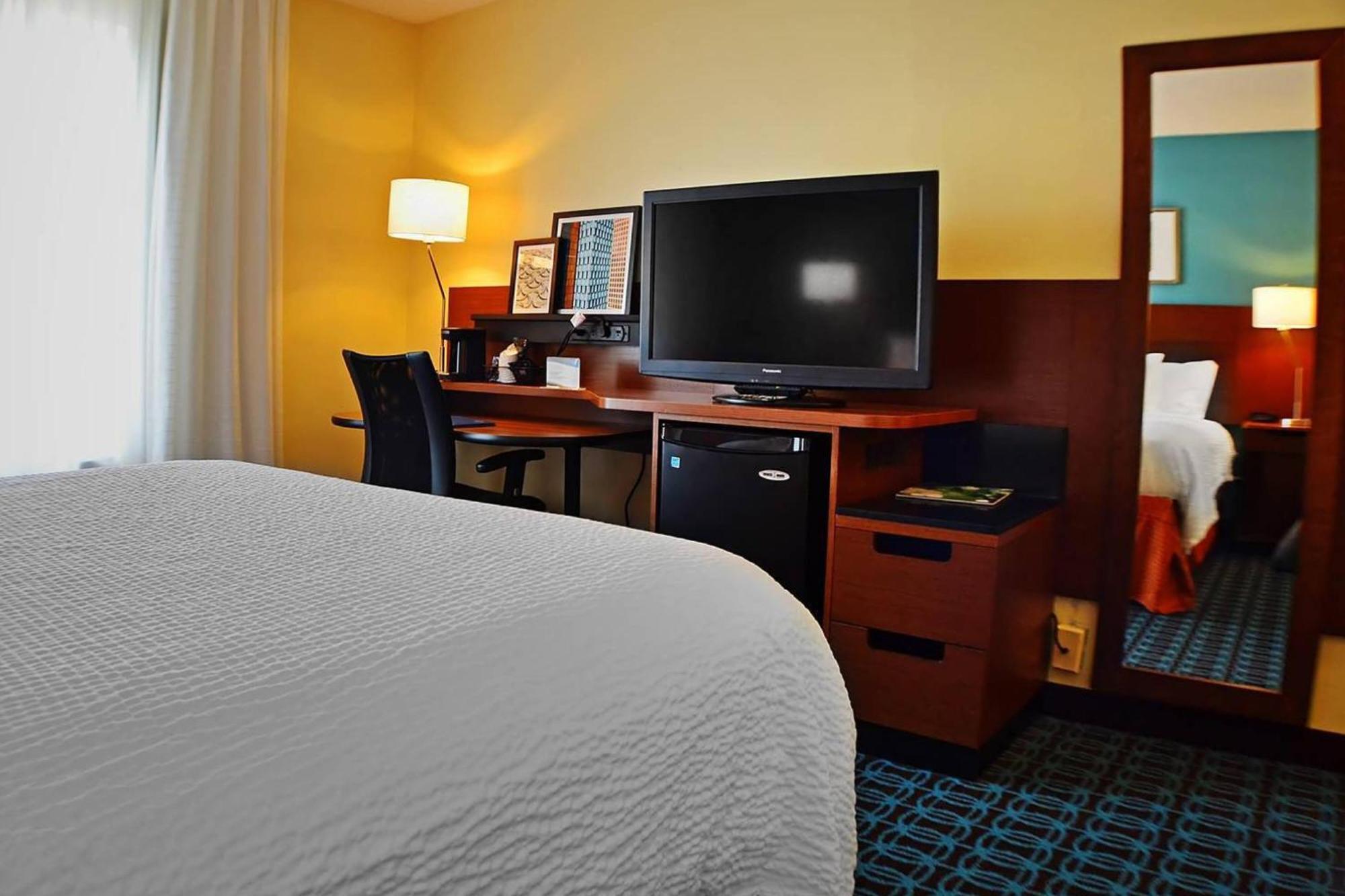 Fairfield Northlake Hotel 3*
