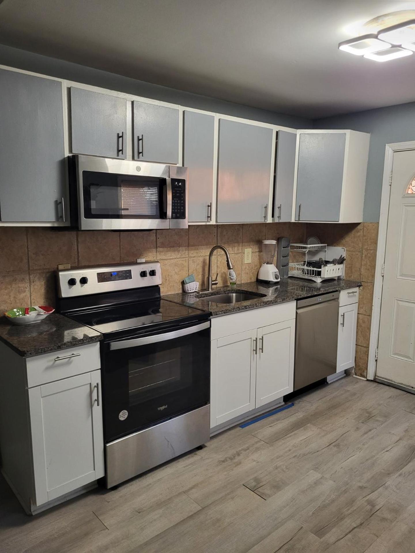 Holiday home 5 Bedrooms* Close To Downtown *