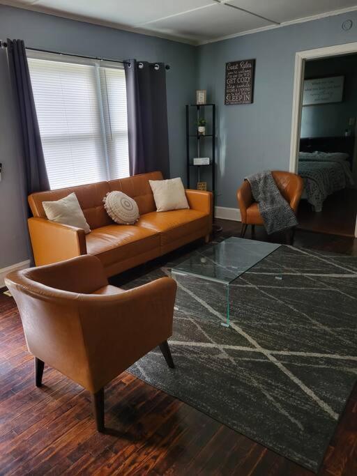 Holiday home 5 Bedrooms* Close To Downtown *