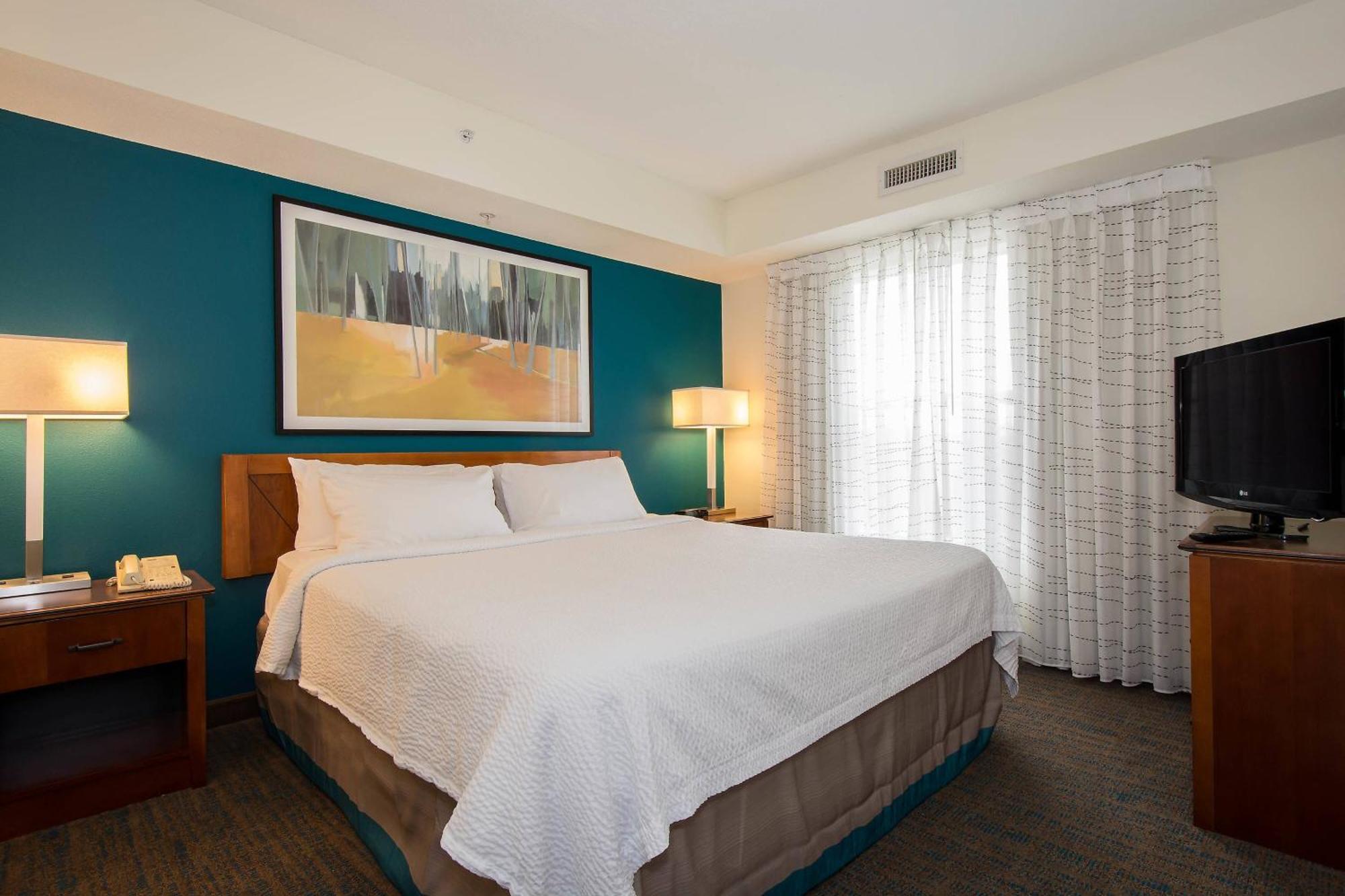 Hotel By Marriott Piper Glen 3*