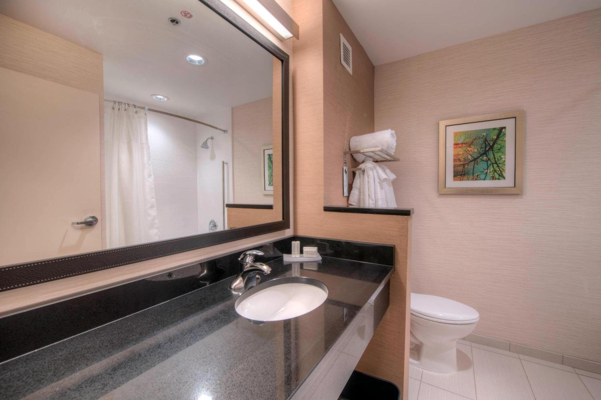 Fairfield & By Marriott Airport 3*