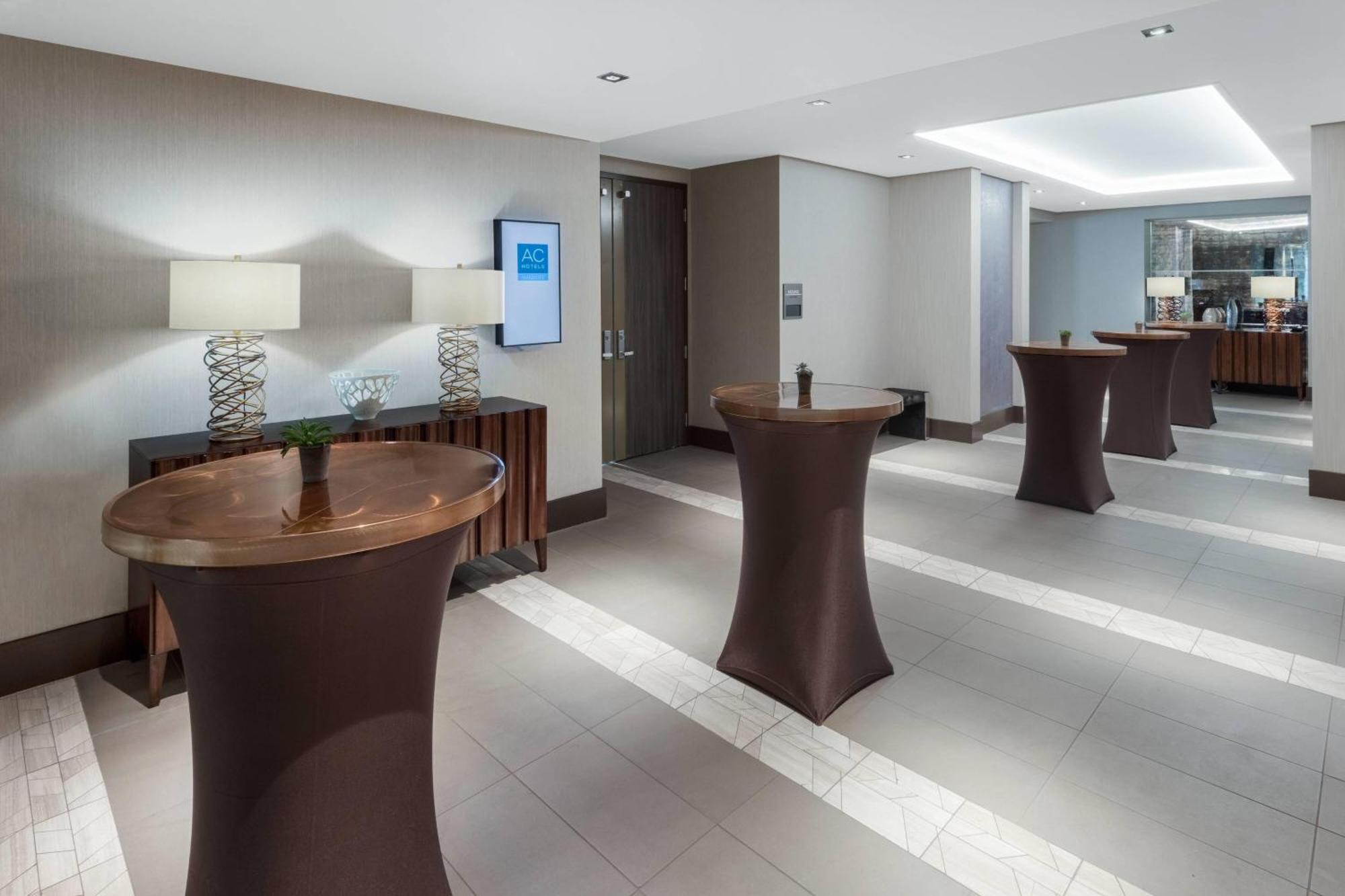 Hotel By Marriott Center 3*