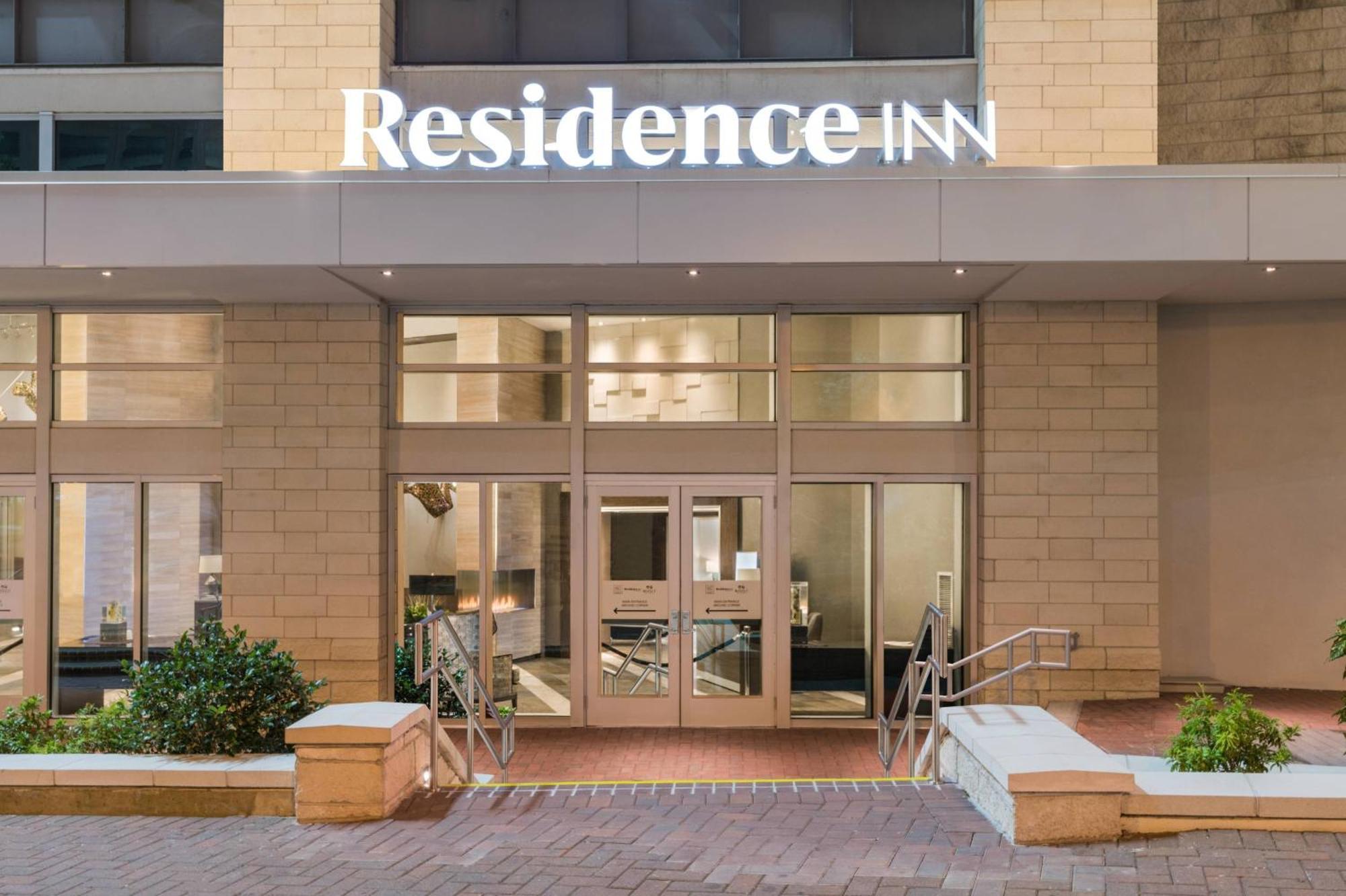 Hotel By Marriott Center
