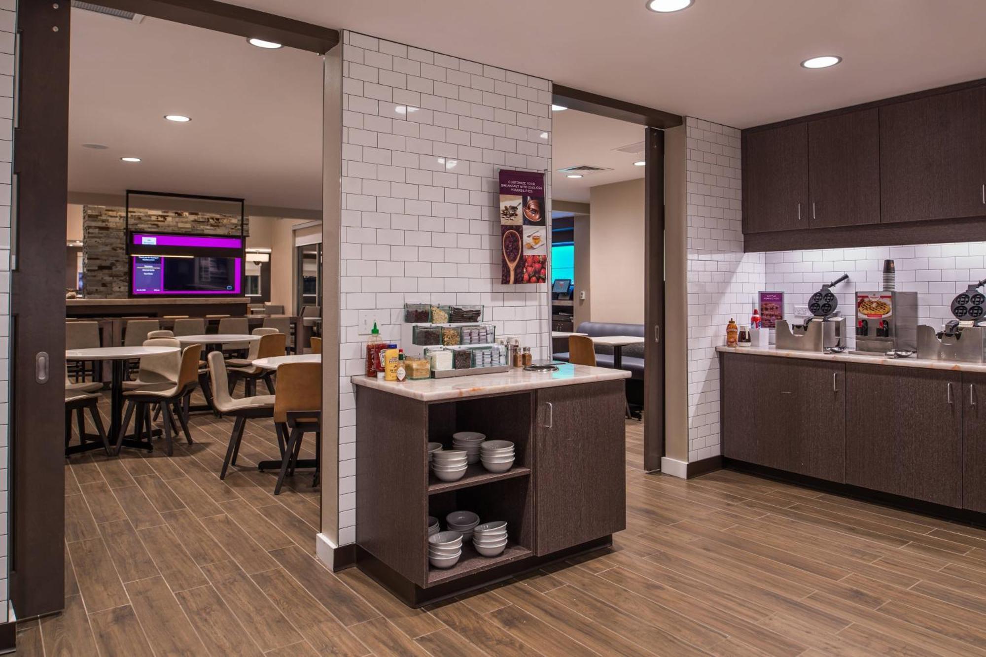 Hotel By Marriott Steele Creek