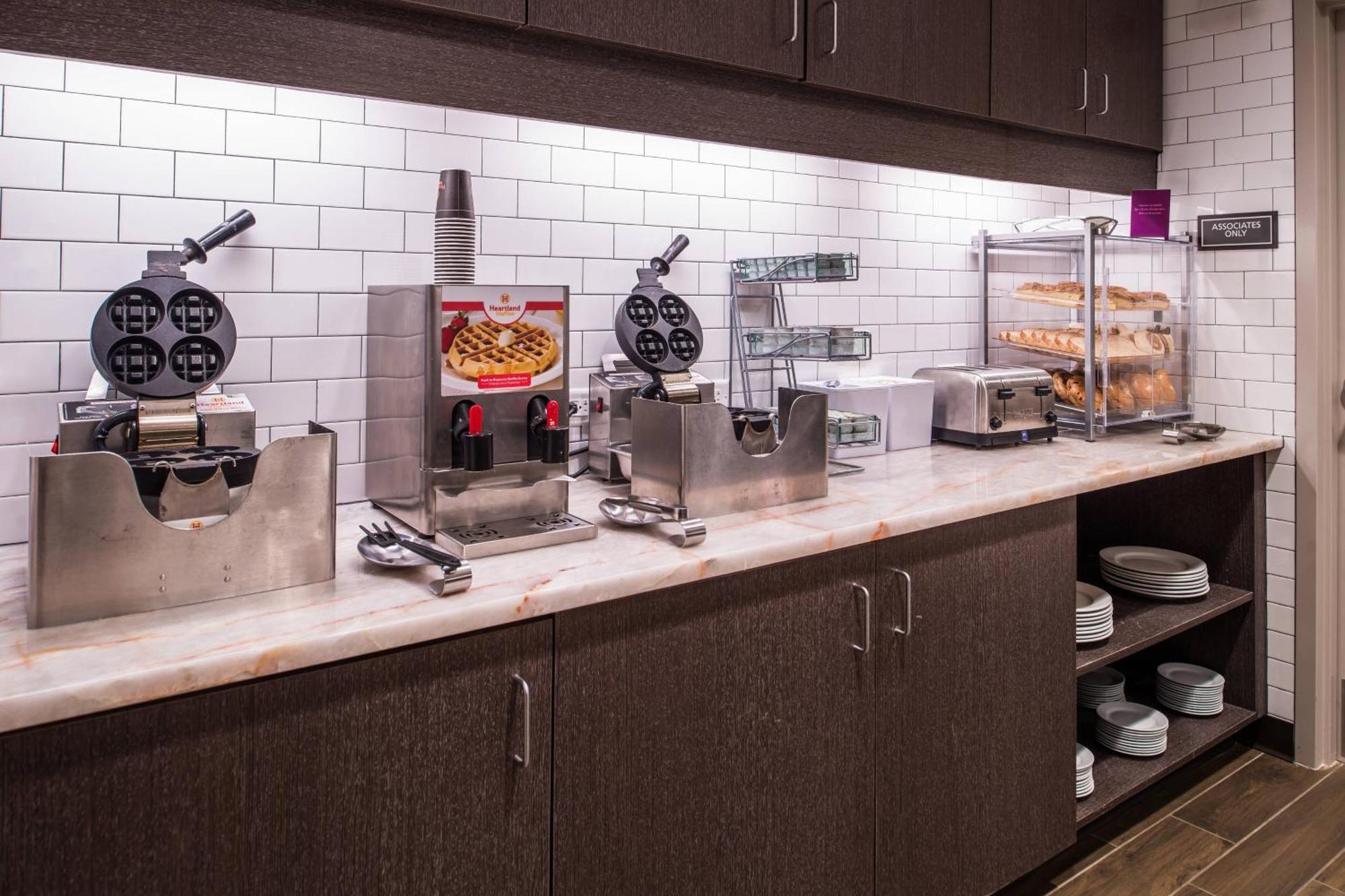 By Marriott Steele Creek 3*
