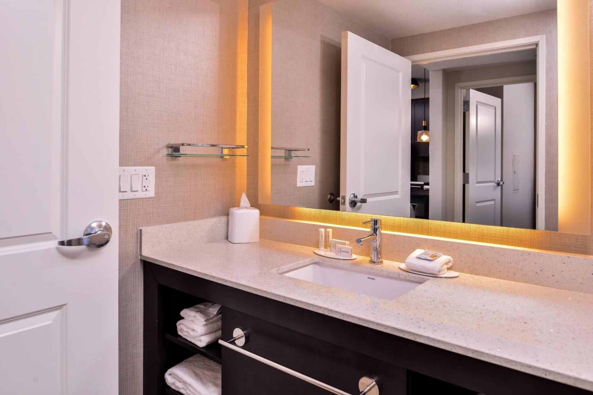 By Marriott Steele Creek 3*