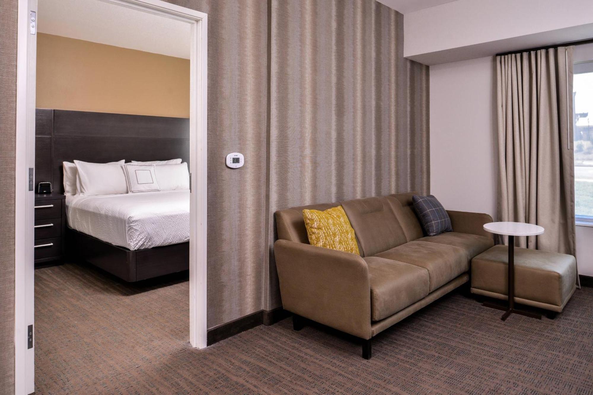 Hotel By Marriott Steele Creek