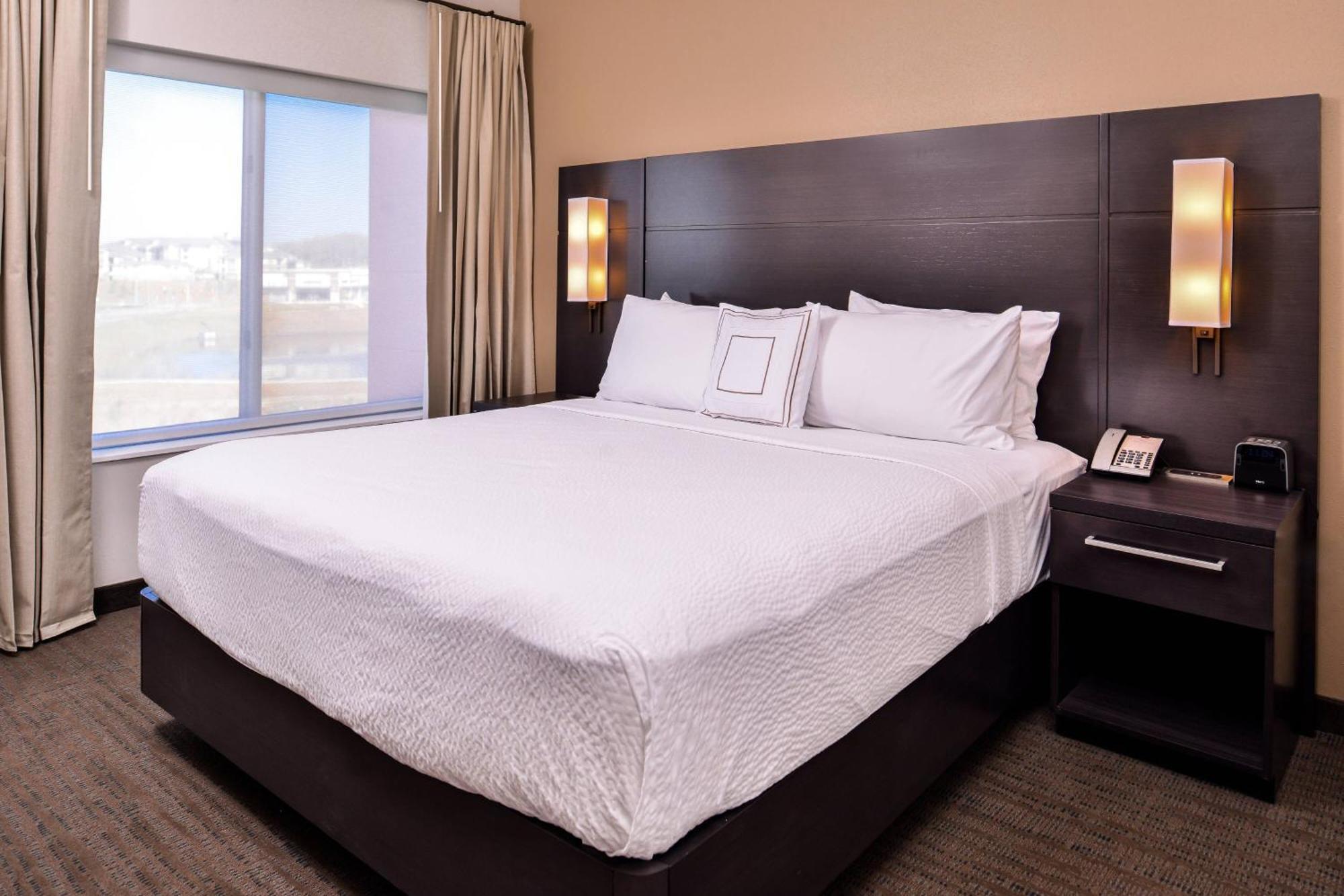 By Marriott Steele Creek Hotel 3*