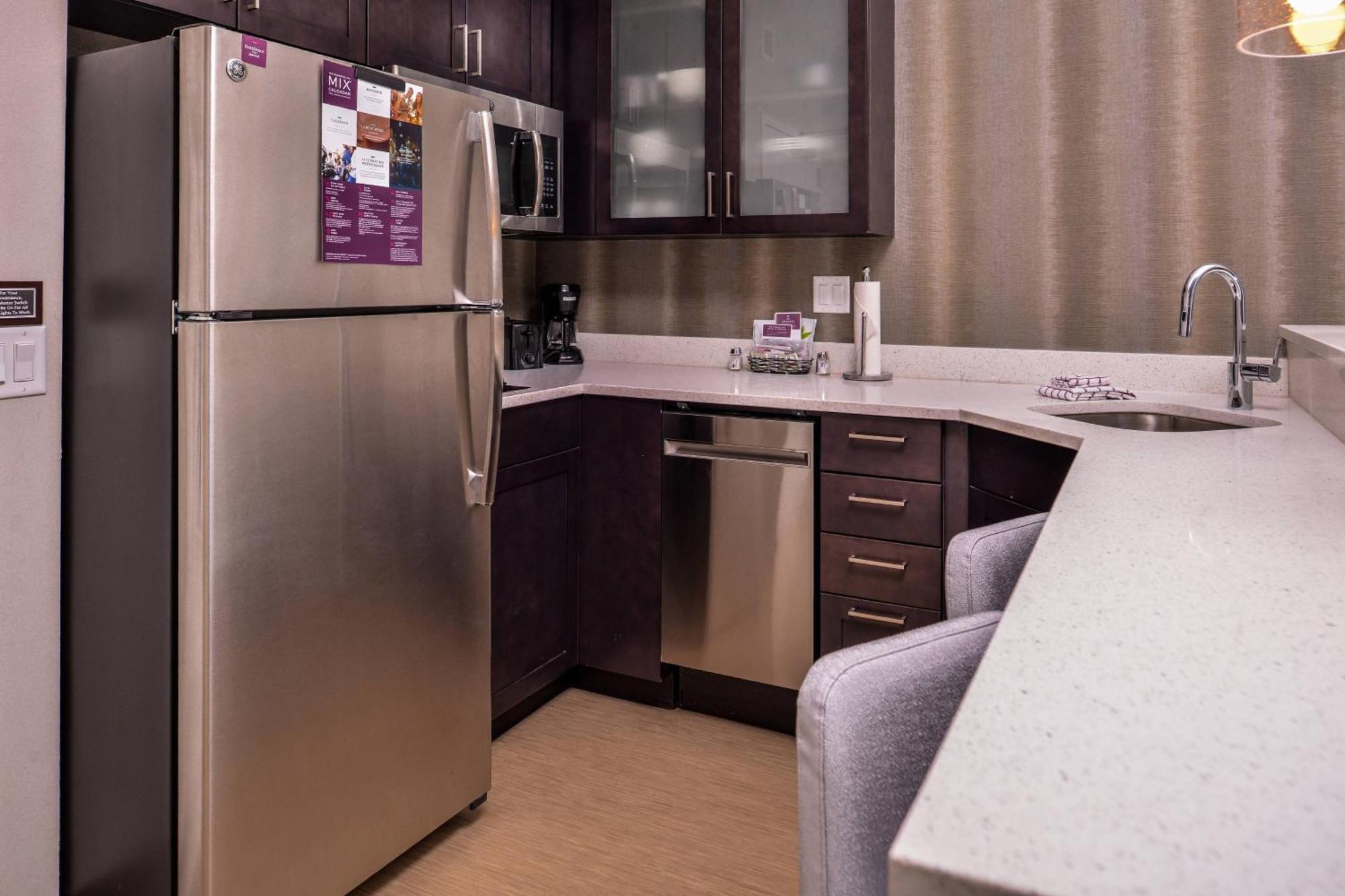 Hotel By Marriott Steele Creek