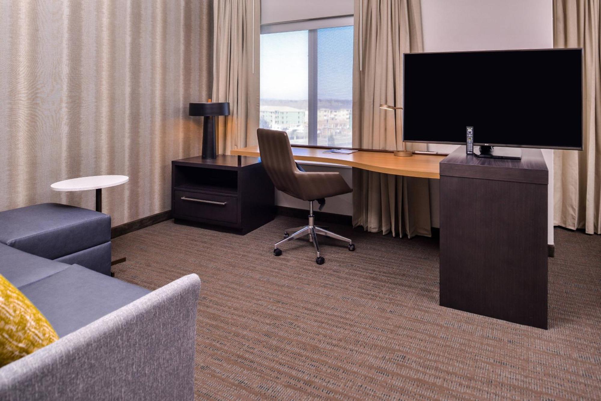 By Marriott Steele Creek 3*