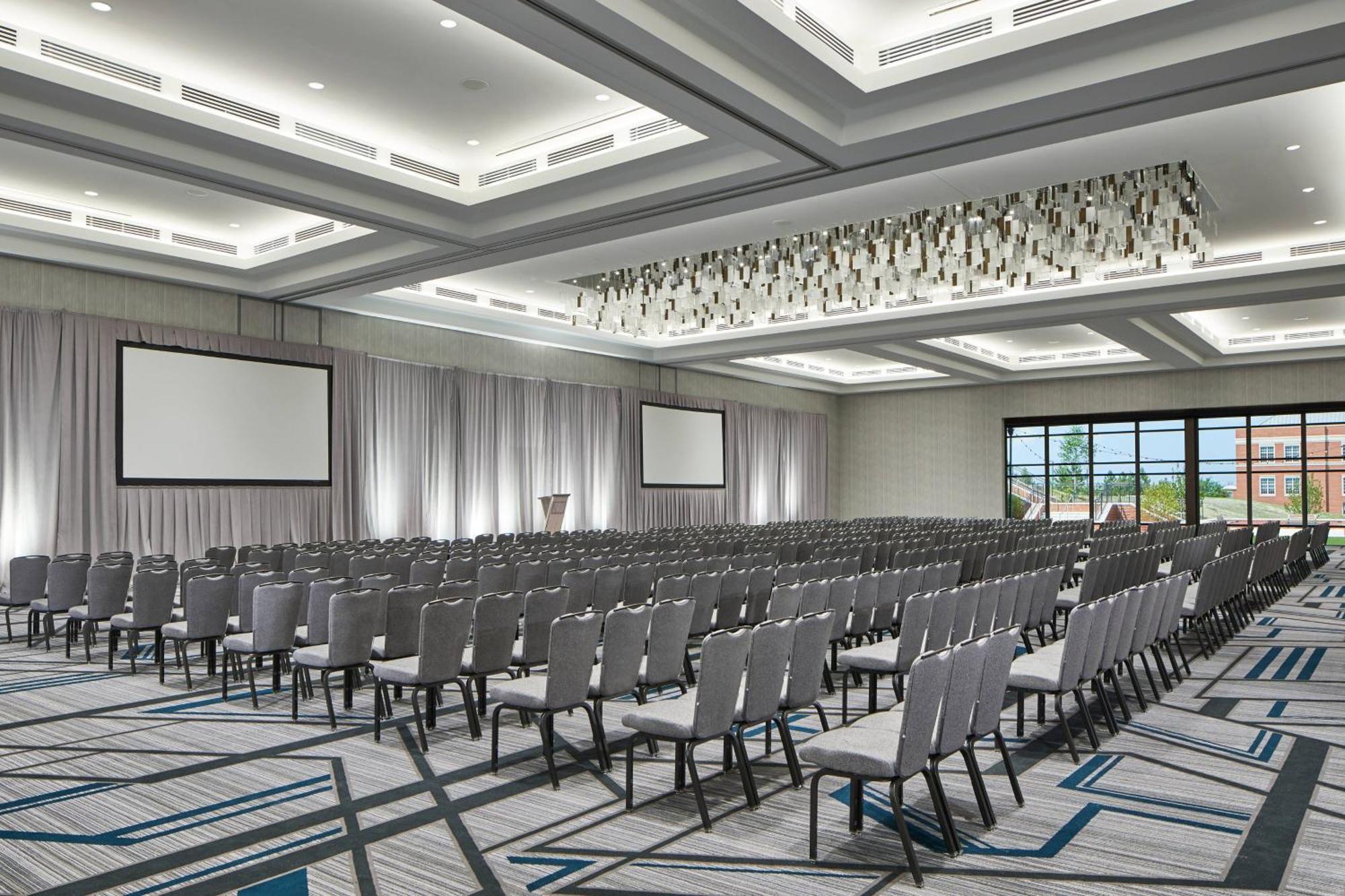 Unc Marriott & Conference Center 3*