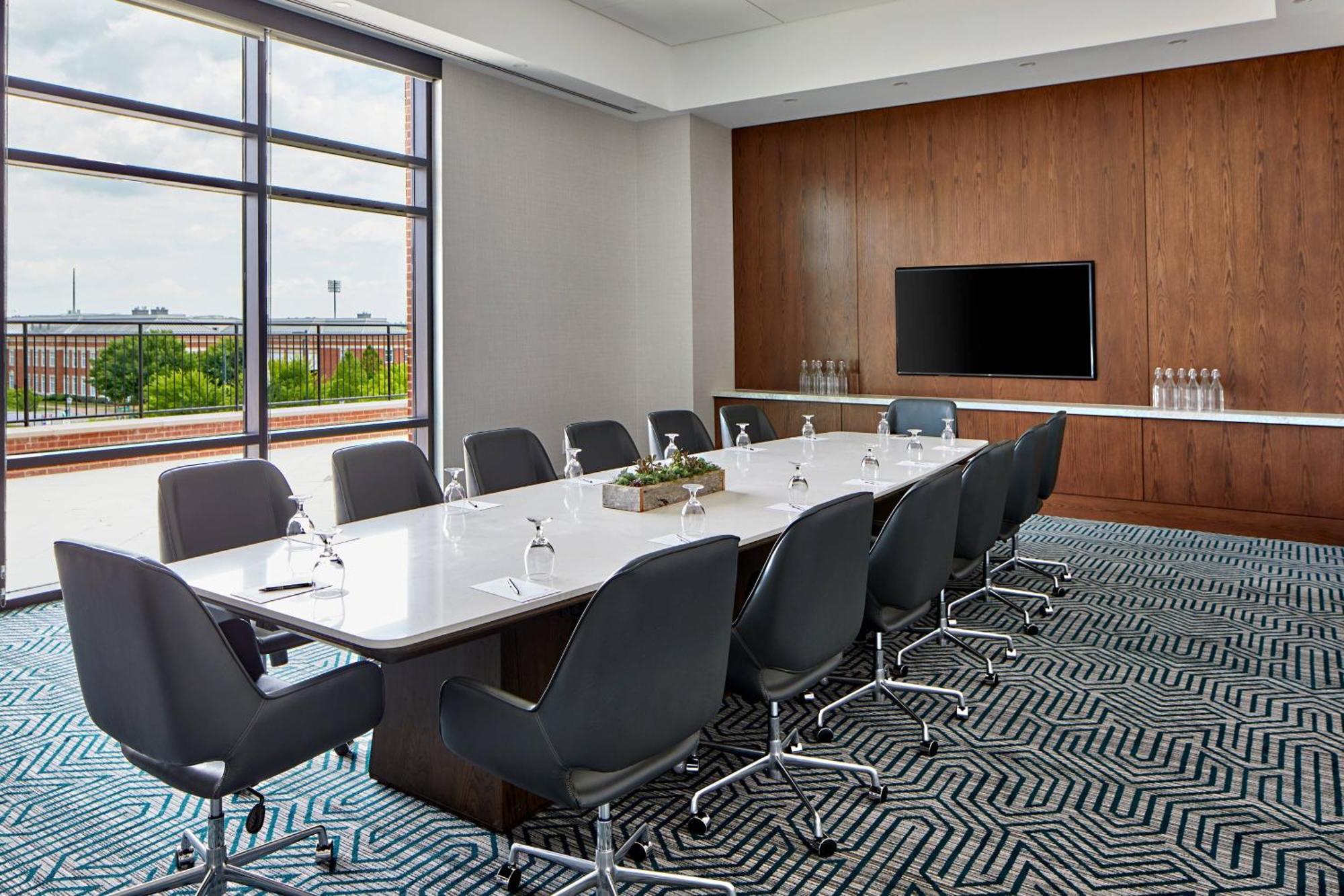 Hotel Unc Marriott & Conference Center 3*