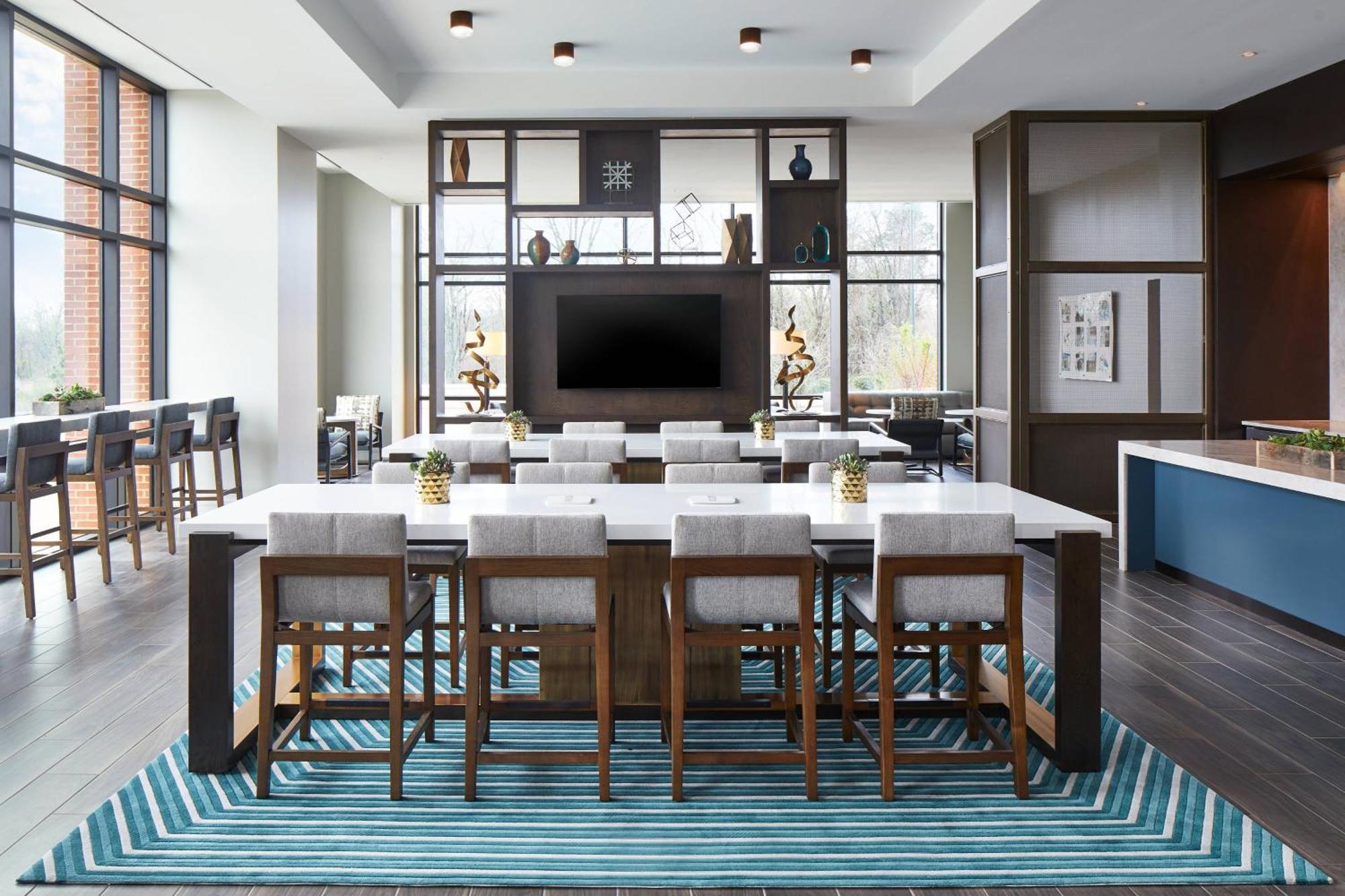 Unc Marriott & Conference Center Hotel 3*