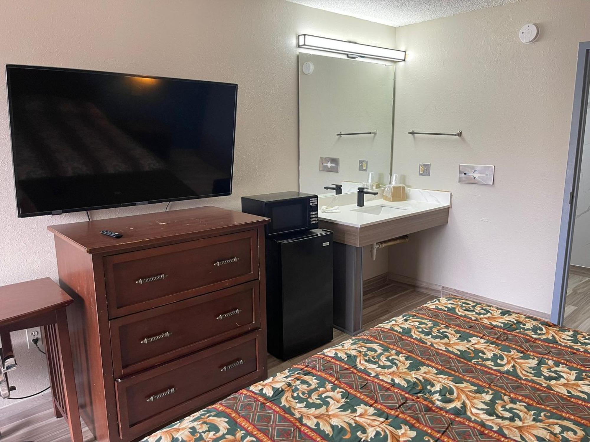 Brookwood Hotel
