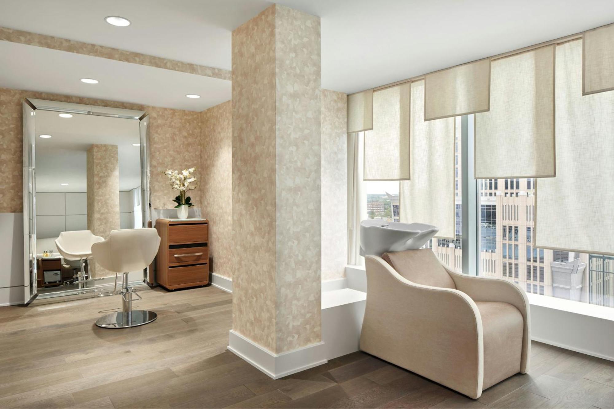 The Ritz-carlton, Hotel 5*