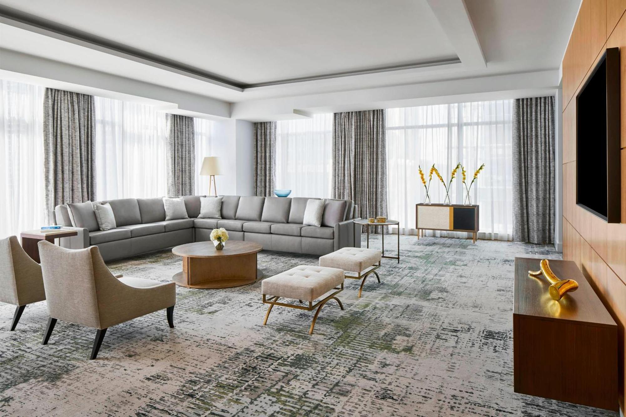 The Ritz-carlton, Hotel