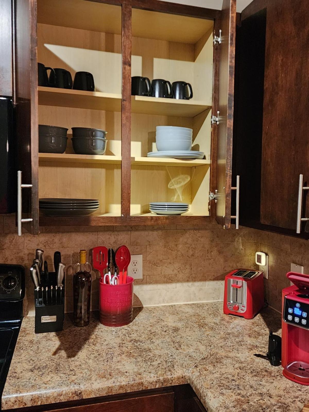 Two The Movies - Spacious - Sleeps 7 Instant Booking! Apartment *