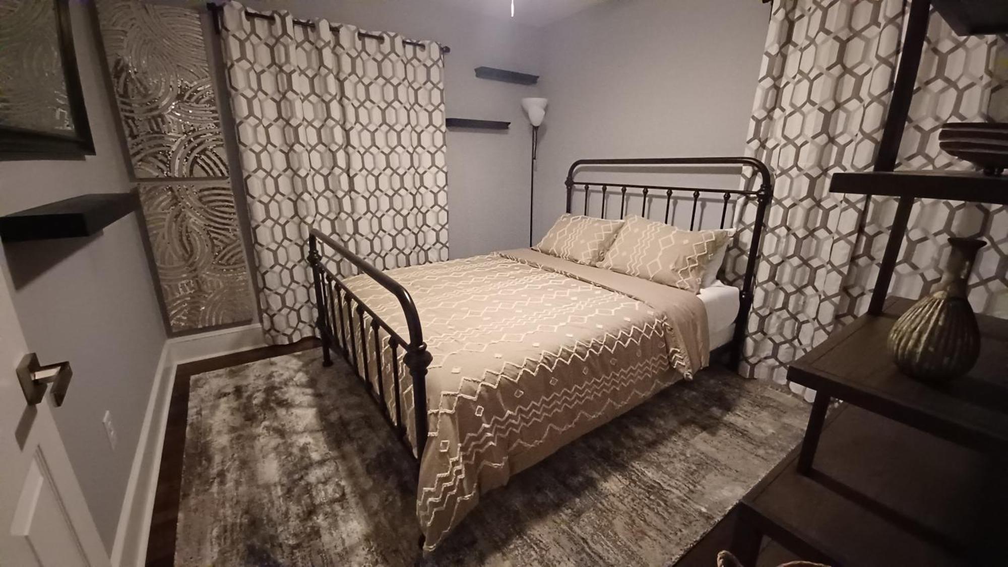 Guest house Creekside View Duplex By Palace Of Nobles Charlotte