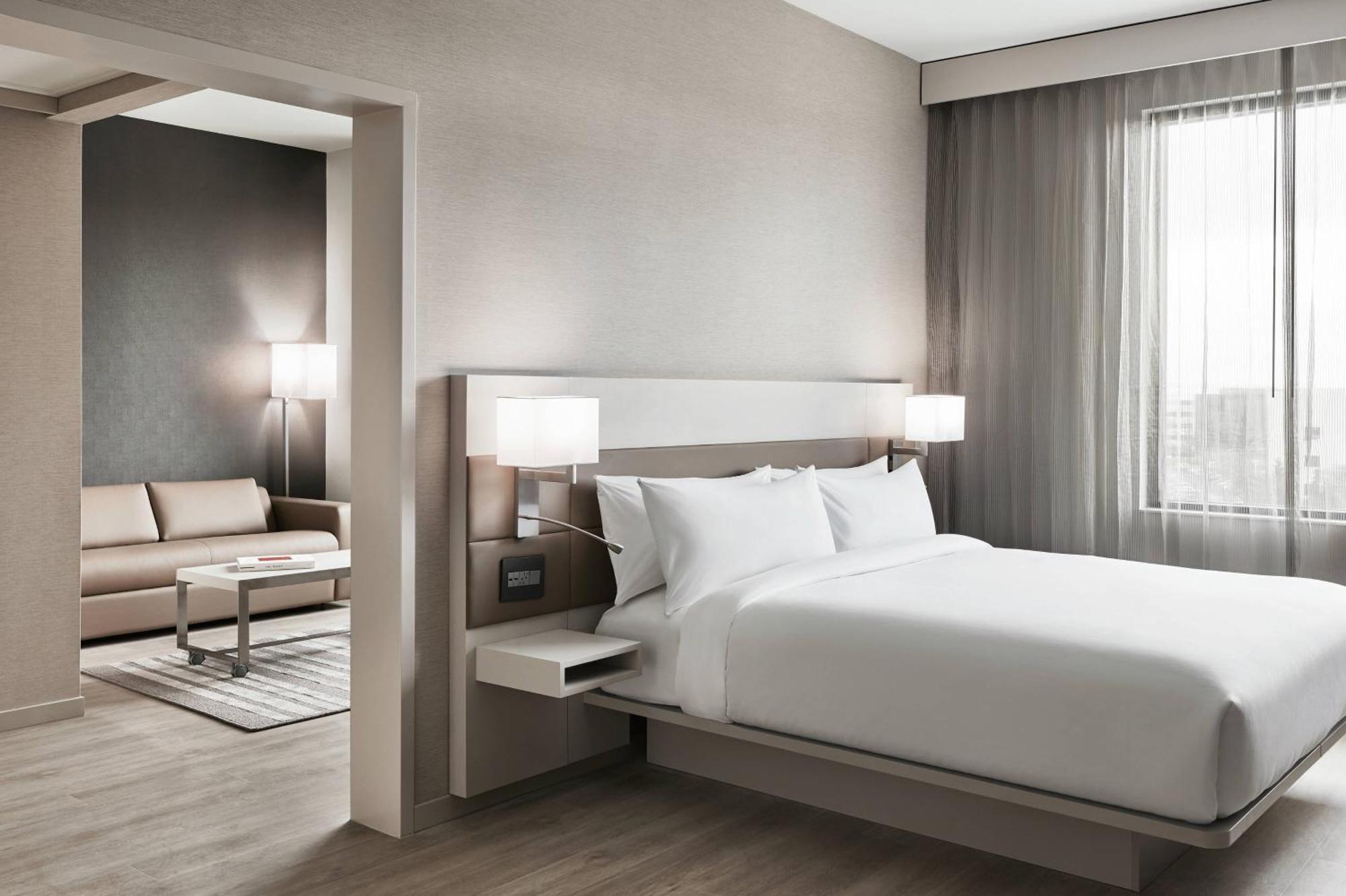 Ac By Marriott Southpark 4*