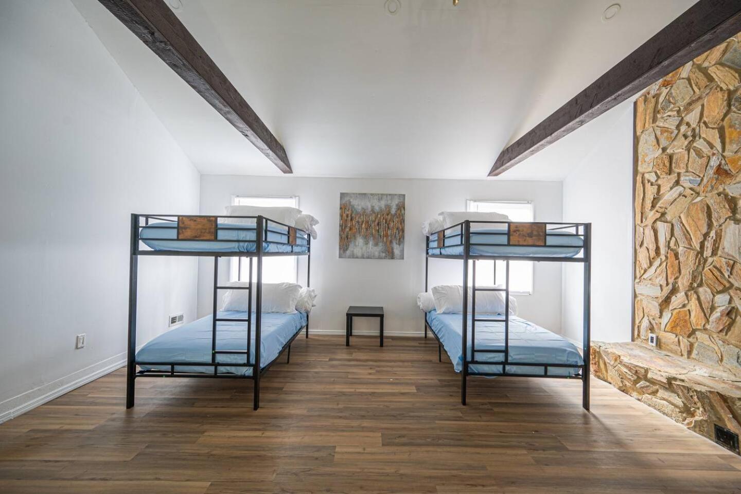 Holiday home 5bed Homesleeps16wifipooltablekingbed *