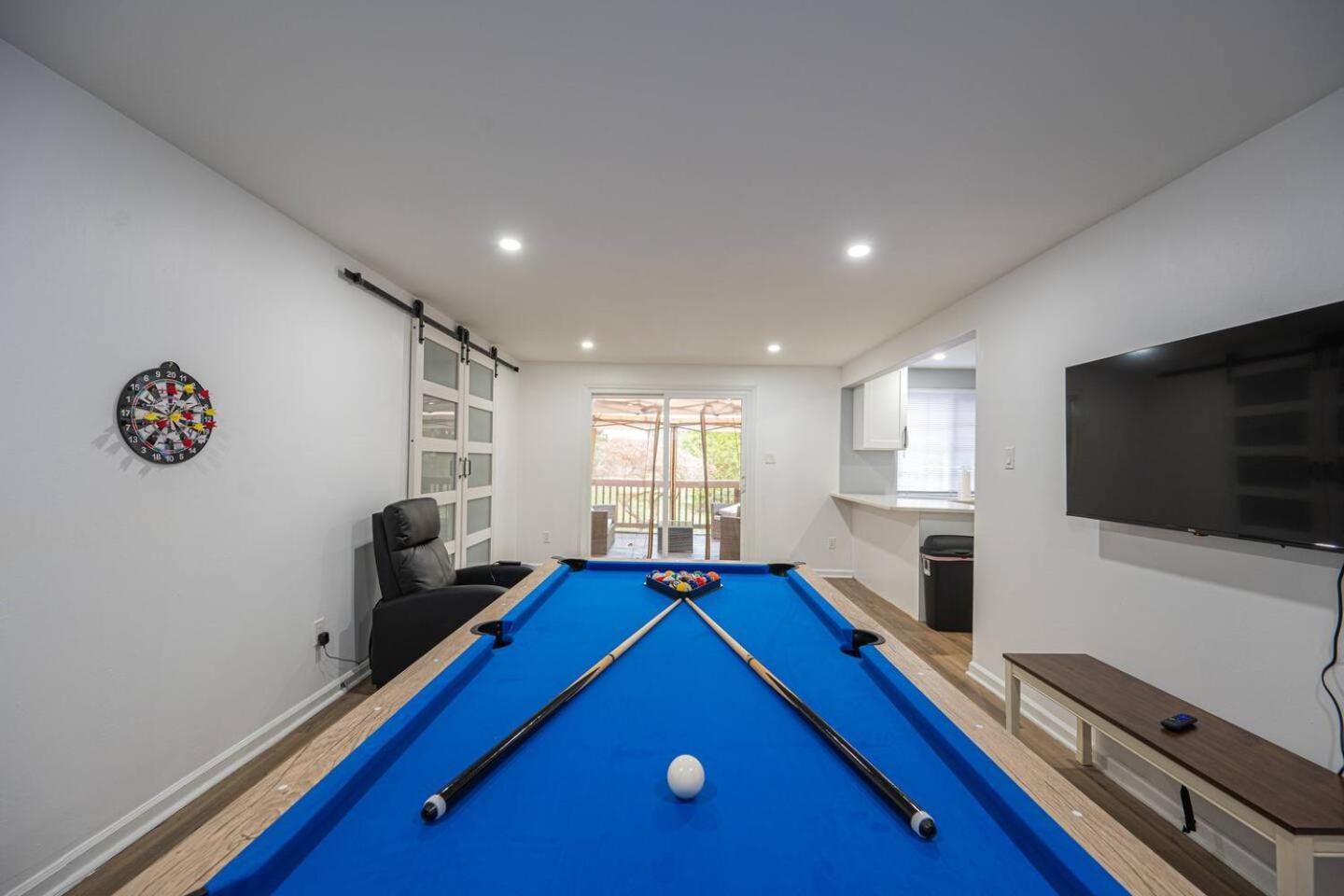 Holiday home 5bed Homesleeps16wifipooltablekingbed