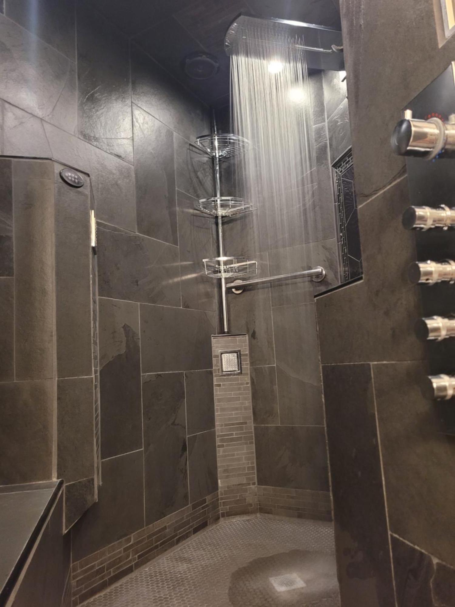 Homestay Duckett Drive District Charlotte