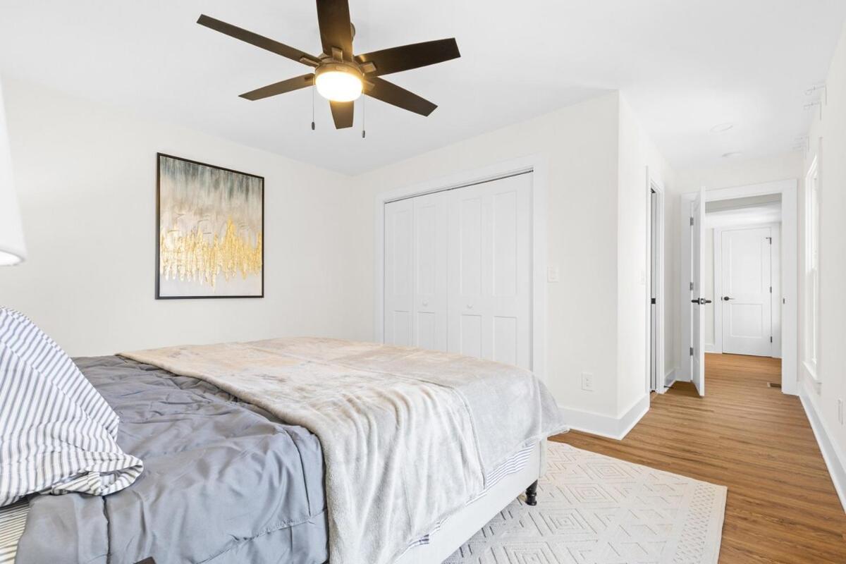 Modern 4 Bed In Quail Hollow Holiday home Charlotte