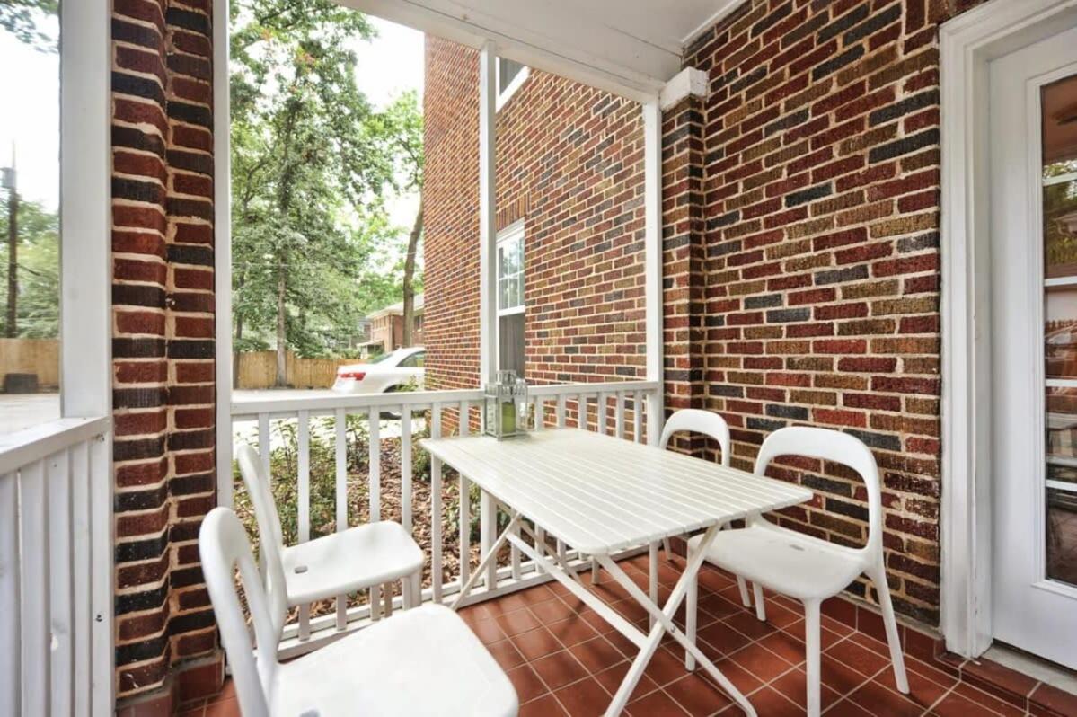 Chic Comfortable 2br With Porch Near Dilworth *