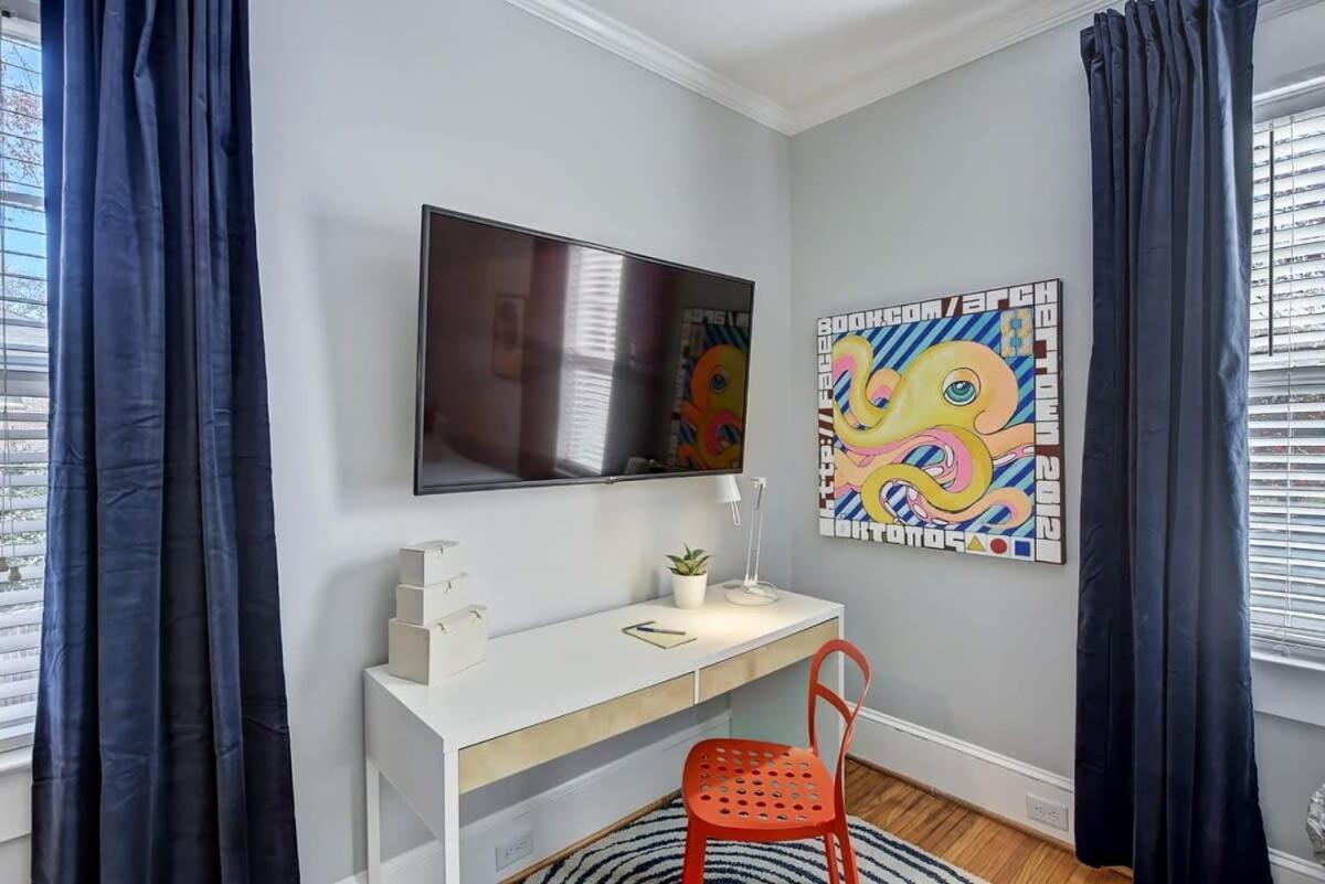 Holiday home Bright And Restful 2br Near Uptown With Balcony Charlotte